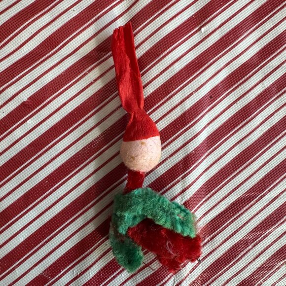 Vintage Handmade Pipe Cleaner Santa Claus Tassel Ornament 1960's - Picture 2 of 2